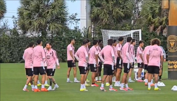 开云体育官网-记者：梅西、苏亚雷斯和德保罗正常参与训练，阿连德等人仍缺席